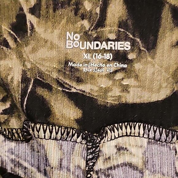 No Boundaries Floral & Camo Flared Leggings Bundle Sz XL 15-17 Flare Super Soft - Picture 3 of 7